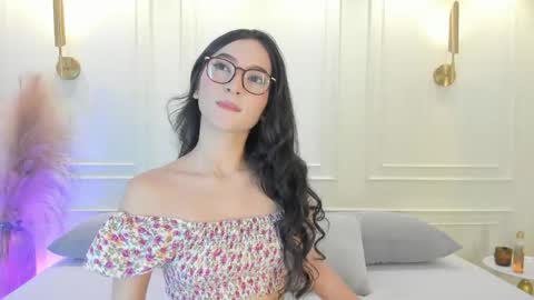 Luna online show from 6, 6, 2026