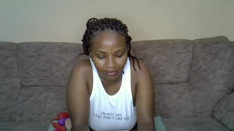 luna_peachy online show from 13, 7, 2026