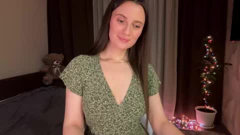 luna_raee online show from 18, 12, 2025