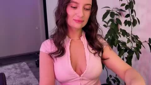Snapshot of luna_raee chatting on 19, 7, 2026 luna_raee online show from 19, 7, 2026