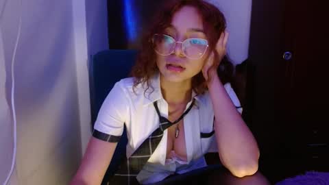 Snapshot of luna_rios69 chatting on 27, 9, 2025 luna_rios69 online show from 27, 9, 2025