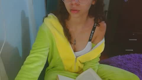 Snapshot of luna_rios69 chatting on 11, 10, 2025 luna_rios69 online show from 11, 10, 2025