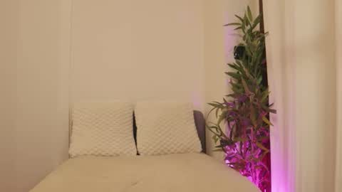 Snapshot of luna_riva chatting on 2, 2, 2026 Luna Riva online show from 2, 2, 2026