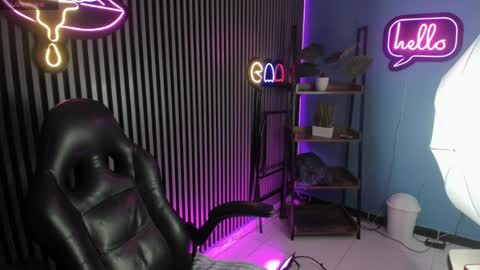 Luna Rosse  online show from 9, 4, 2026