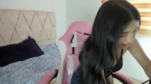 Snapshot of luna_roussee chatting on 15, 10, 2025 luna_roussee online show from 15, 10, 2025