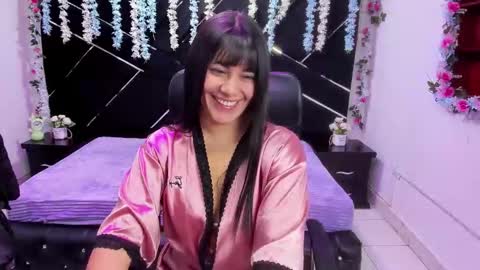 luna_staar_ online show from 4, 2, 2026