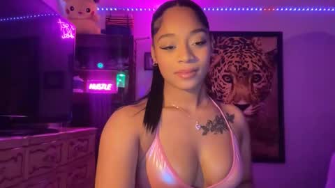 lunaa_11 online show from 30, 4, 2026