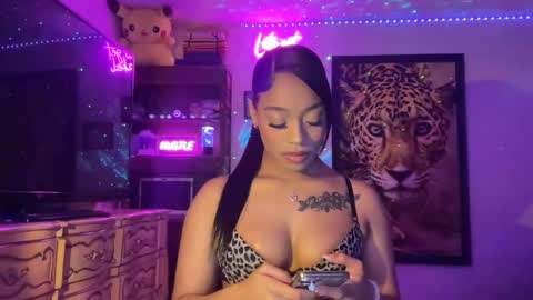 Snapshot of lunaa_11 chatting on 22, 5, 2026 lunaa_11 online show from 22, 5, 2026
