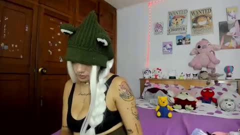 lunacristal_moon online show from 12, 10, 2025