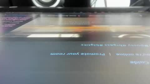 Snapshot of lunahernandezrs chatting on 28, 10, 2025 lunahernandezrs online show from 28, 10, 2025