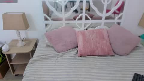 Snapshot of lunalasman chatting on 12, 12, 2024 Luna Lasman online show from 12, 12, 2024