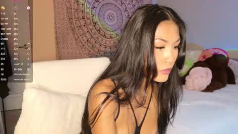 Snapshot of lunalawless chatting on 25, 11, 2025 luna dela cruz online show from 25, 11, 2025