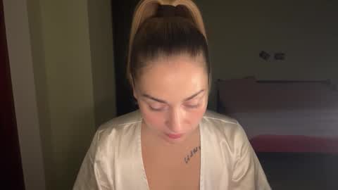 Snapshot of lunali_ chatting on 9, 11, 2025 Lana online show from 9, 11, 2025