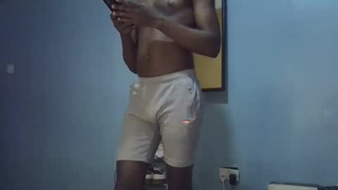 Snapshot of lunalove22_ chatting on 2, 2, 2026 lunalove22_ online show from 2, 2, 2026