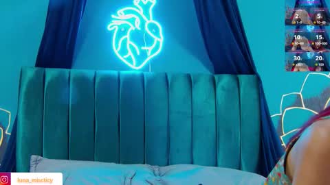 Luna online show from 11, 11, 2025