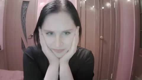 lunamystique_ online show from 27, 1, 2025