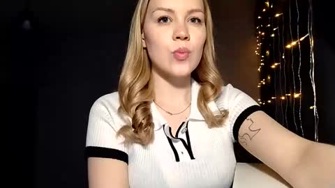 lunapeony online show from 18, 3, 2026