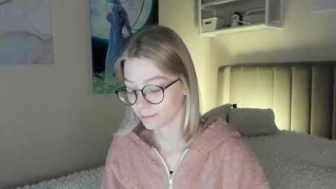 Snapshot of lunar_sofia chatting on 24, 9, 2025 Sofia online show from 24, 9, 2025