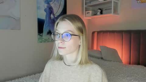 Snapshot of lunar_sofia chatting on 24, 10, 2025 Sofia online show from 24, 10, 2025