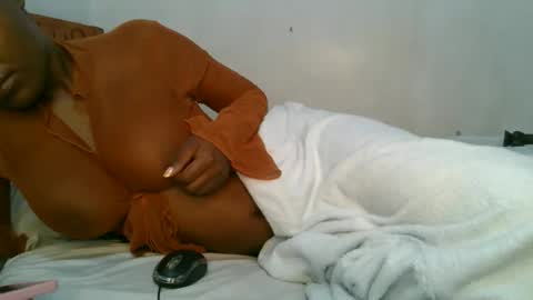 lunargoddess45 online show from 25, 11, 2025