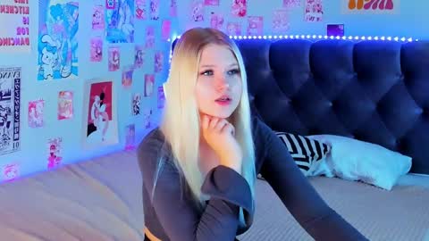lunariafox online show from 17, 5, 2026