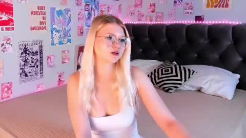lunariafox online show from 24, 5, 2026