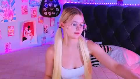 lunariafox online show from 15, 7, 2026