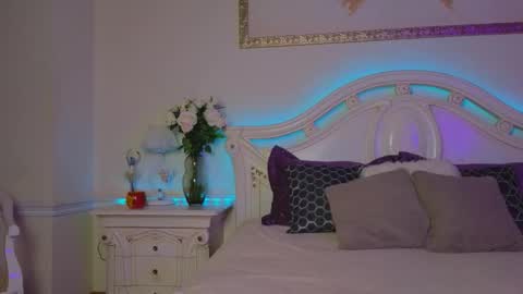 Luna Rishi online show from 2, 10, 2025