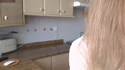 Snapshot of lunary_mix chatting on 28, 9, 2025  Luna online show from 28, 9, 2025