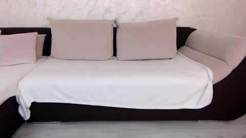 lunastars13 online show from 10, 4, 2026