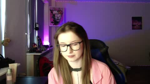 LunaXcherry online show from 7, 4, 2026