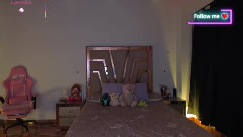 LUNA ROSE online show from 2, 4, 2026