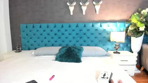 Snapshot of lunnamoretti chatting on 2, 6, 2026 Luna online show from 2, 6, 2026