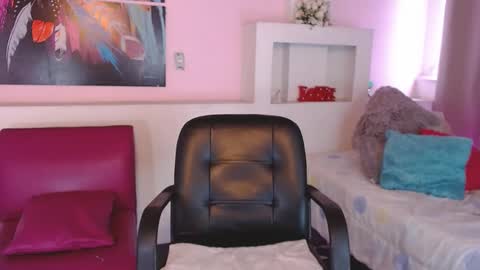 LunoxLili online show from 5, 2, 2025