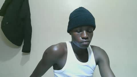 Snapshot of luoislove chatting on 25, 10, 2025 luoislove online show from 25, 10, 2025