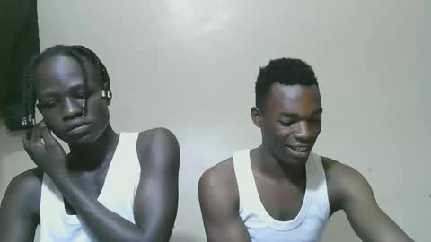 Snapshot of luoislove chatting on 10, 11, 2025 luoislove online show from 10, 11, 2025