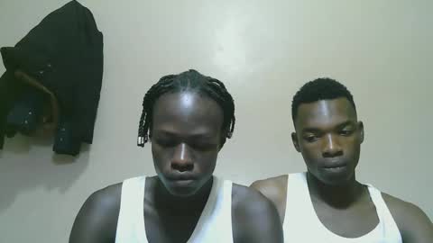 Snapshot of luoislove chatting on 11, 11, 2025 luoislove online show from 11, 11, 2025