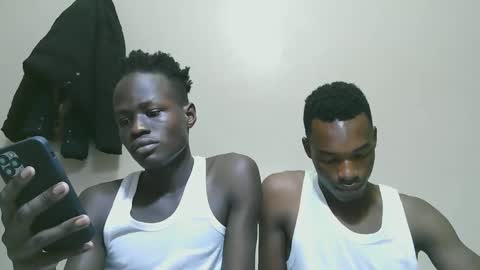 Snapshot of luoislove chatting on 16, 11, 2025 luoislove online show from 16, 11, 2025