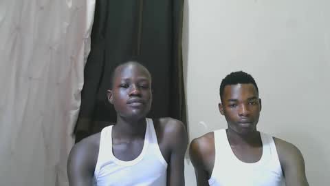 Snapshot of luoislove chatting on 25, 11, 2025 luoislove online show from 25, 11, 2025