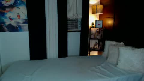 AdriannaFowks online show from 19, 12, 2024