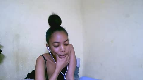 Snapshot of lutchia chatting on 10, 9, 2025 lutchia online show from 10, 9, 2025