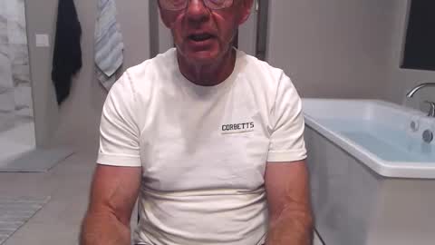 luv_missle online show from 25, 4, 2026