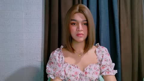 queen lux online show from 3, 4, 2026