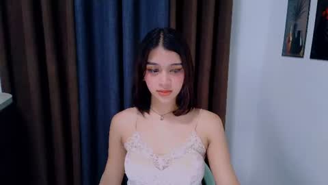 Snapshot of lux_white chatting on 6, 8, 2026 queen lux online show from 6, 8, 2026