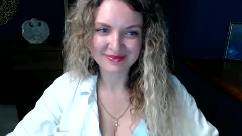 Snapshot of luxdonna chatting on 8, 6, 2026 Donna online show from 8, 6, 2026