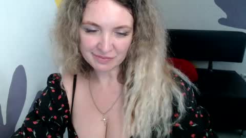 Snapshot of luxdonna chatting on 16, 7, 2026 Donna online show from 16, 7, 2026