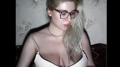 Snapshot of luxsonyastar chatting on 22, 1, 2025 LuxSonyaStar online show from 22, 1, 2025