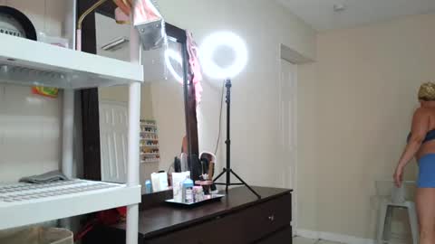 luxuriousbunny online show from 7, 8, 2026