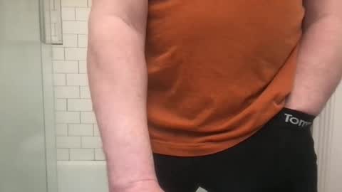 lvguynextdoor440656 online show from 26, 3, 2026