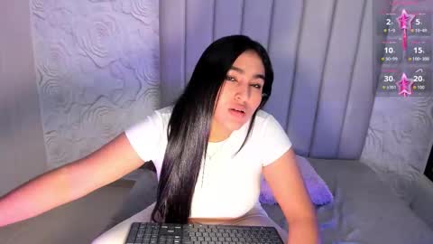 LYA DUBOIS  online show from 5, 3, 2026